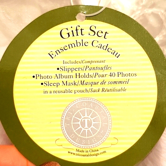 Spa Beauty Gift Set! Cozy Slippers, Sleep Mask & Photo Album, White & Purple, M - Picture 12 of 15